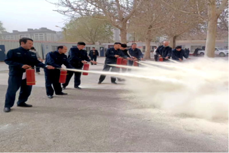 阿克苏金盾保安服务有限公司组织押运员开展消防安全应急演练
