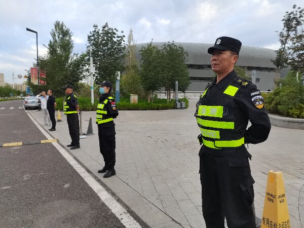荣康保安全力做好中国石油大学（北京）克拉玛依校区2023年新生开学典礼保安工作