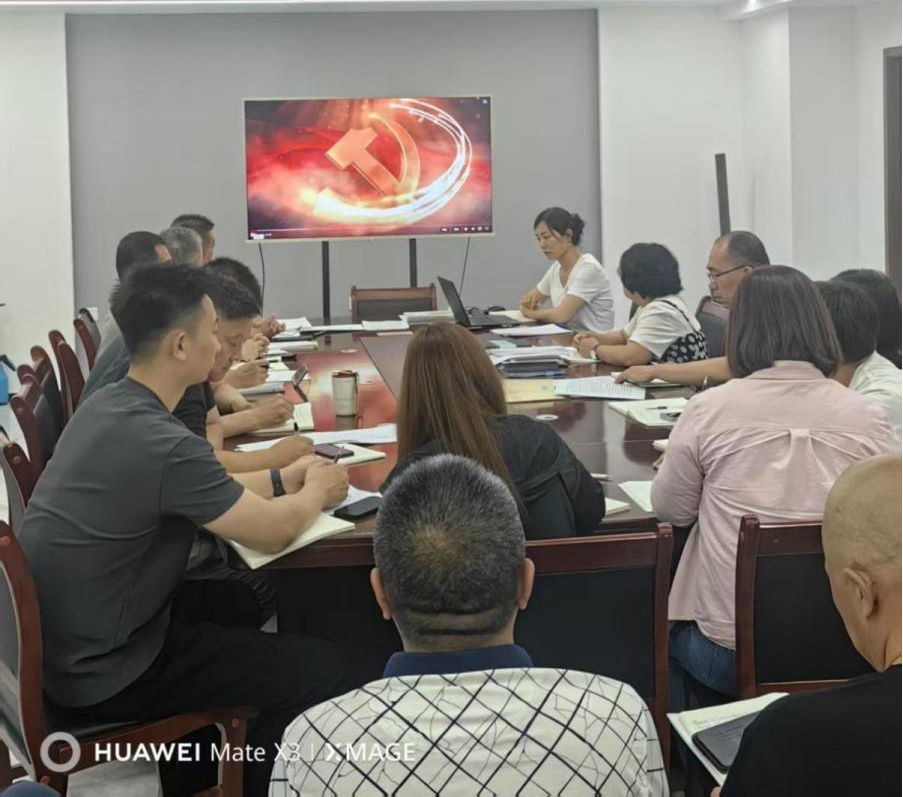 新疆昌吉金剑党支部开展“党旗映天山”“弘扬劳模精神  凝聚奋进力量”主题党日活动
