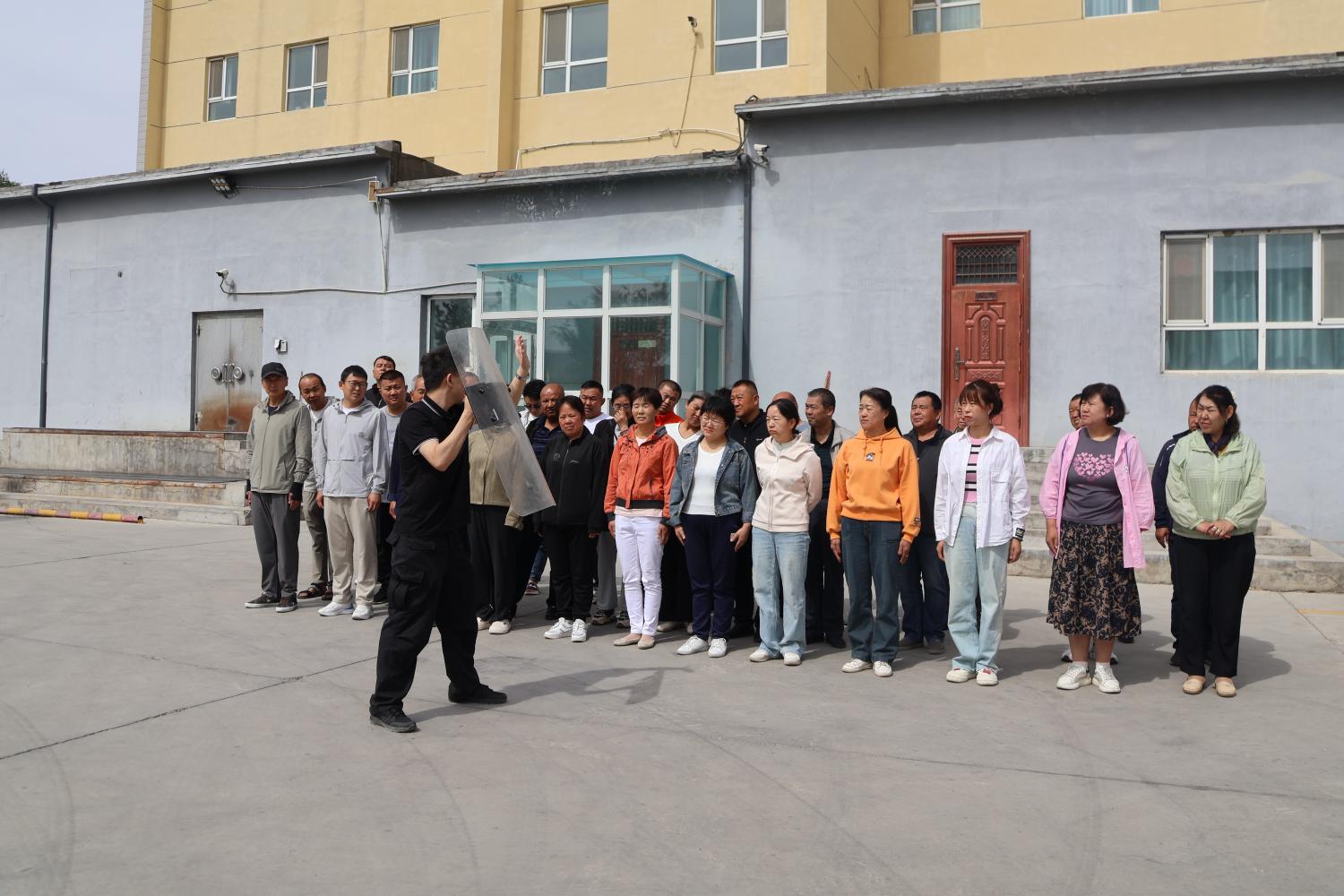 博州金盾押运公司保安技能培训中心受邀到第五师双河市水发集团开展保安员在岗培训
