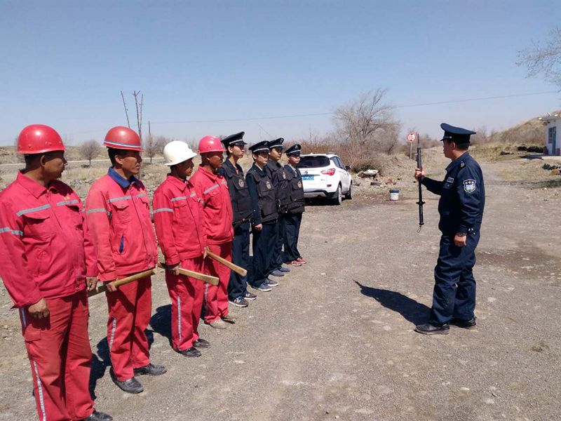 奇台县新奇保安有限责任公司对炸药库工作人员进行安全培训