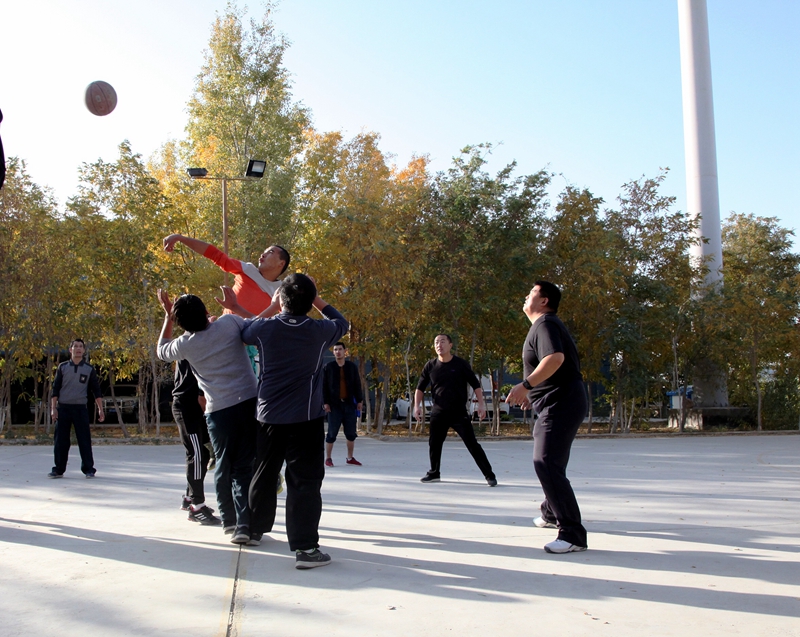 新疆阿帕奇武装守护押运有限公司开展秋季篮球比赛活动