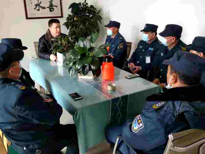 新疆黄金盾保安服务有限公司组织技师学院保安员开展针对性培训