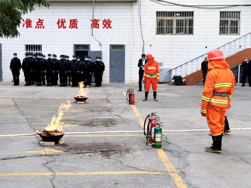 哈密神舟保安公司守押部与中国建设银行哈密分行联合开展消防演练活动