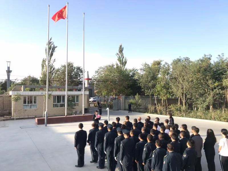 升国旗 观阅兵---新疆阿帕奇共庆祖国70周年华诞