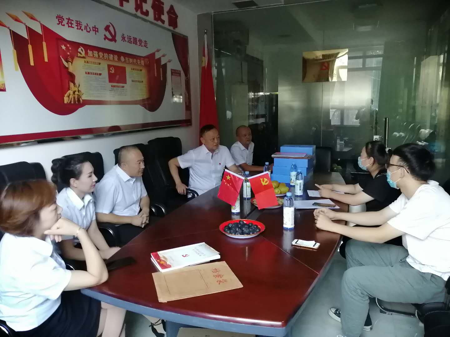 库尔勒市铁克其乡党委工作人员莅临巴州利剑保安服务公司检查指导党建工作